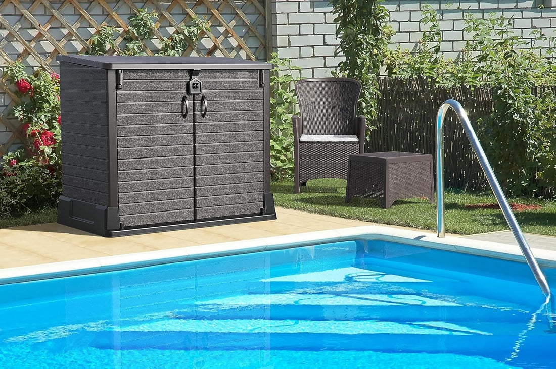 Duramax Cedargrain StoreAway 850L Plastic Garden Storage Shed – Outdoor Storage Shed, Wheelie bin box, Durable Construction, Ideal for Tools, BBQs & 2x 120L Garbage Bins, 130x74x110 cm, Dark Brown